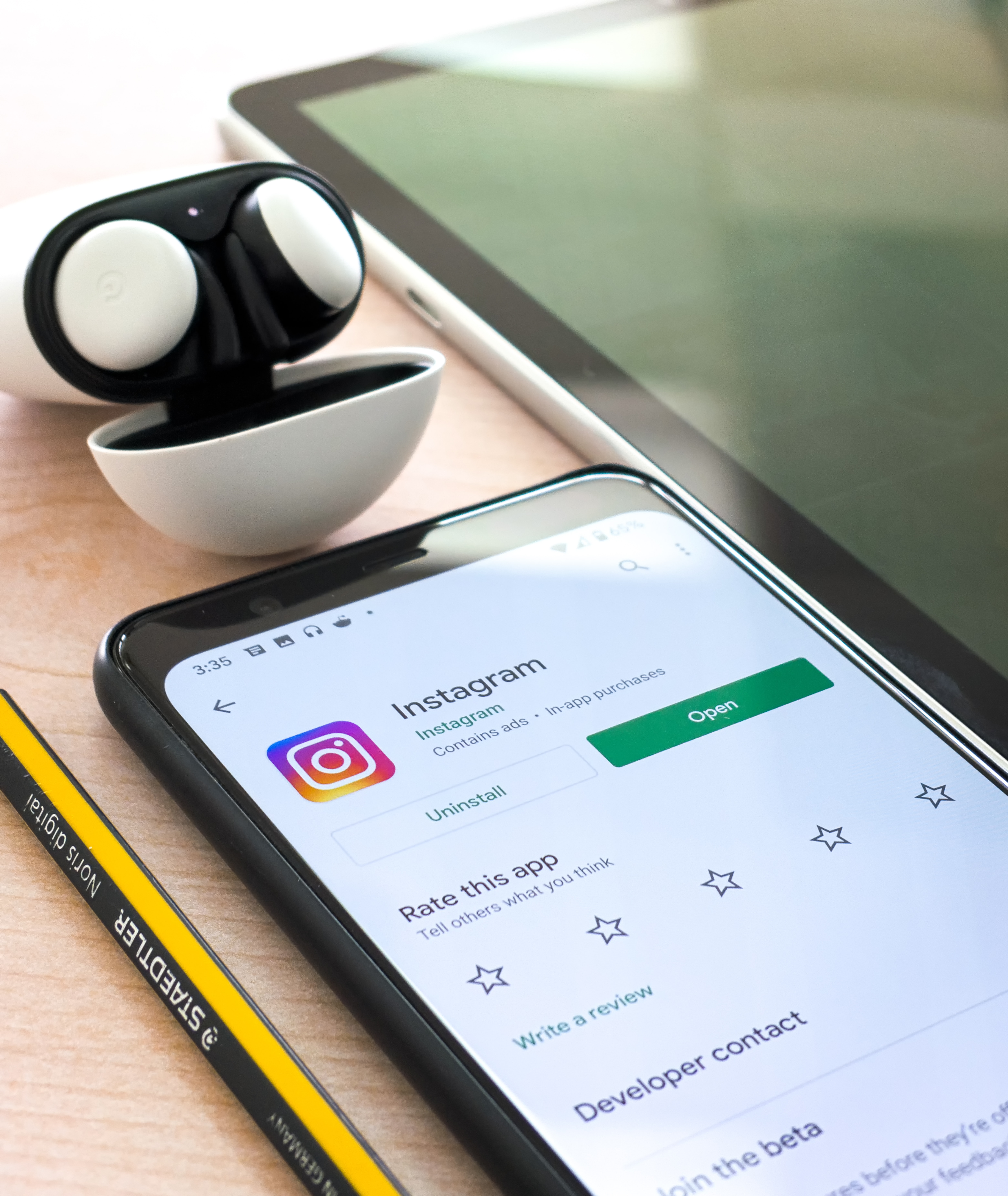 What is the minimum price for Instagram ads?