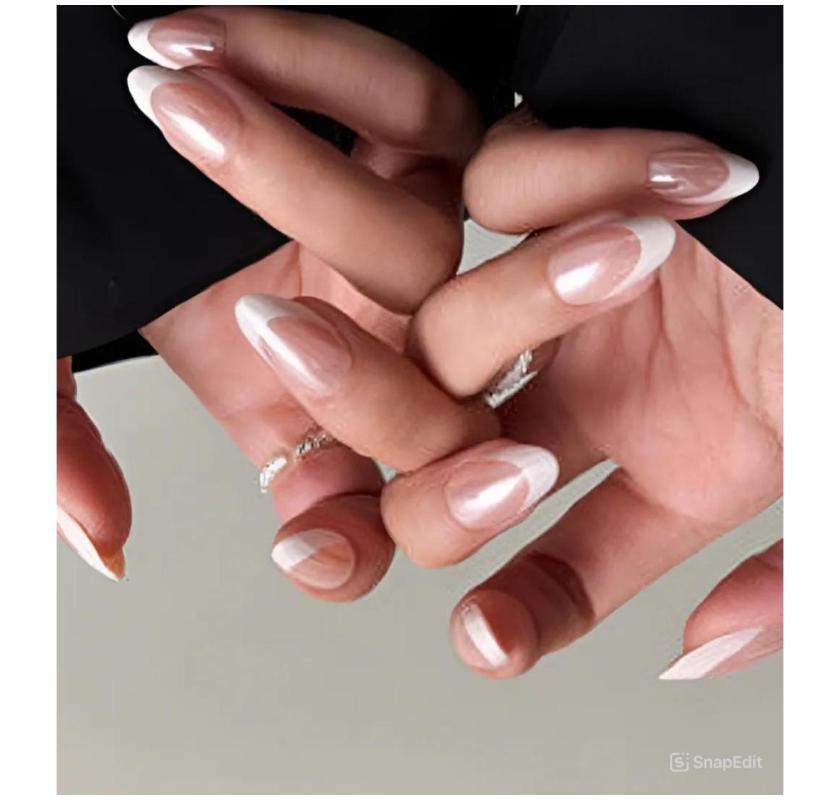 Stylish Short Almond Nails At Bianco Sue