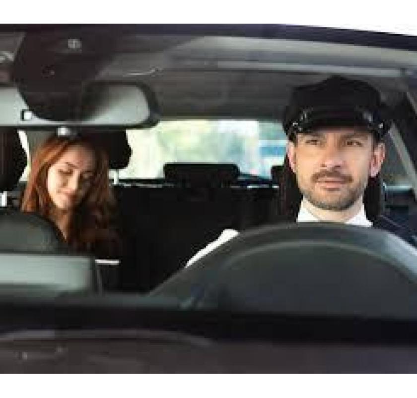 Comfortable Touring with Golden Triangle India Private Driver