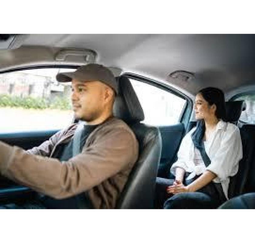 Book Your Private Driver Delhi to Agra for Journey